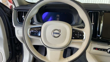 Volvo XC60 2.0 B5 G MHEV Plus Dark Auto AWD