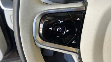 Volvo XC60 2.0 B5 G MHEV Plus Dark Auto AWD