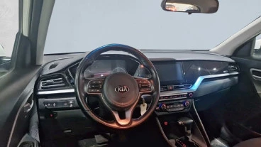 Kia Niro 1.6 GDi HEV 104kW (141CV) Concept