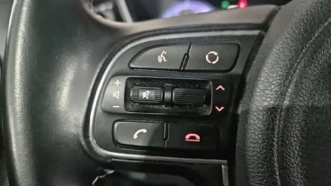 Kia Niro 1.6 GDi HEV 104kW (141CV) Concept