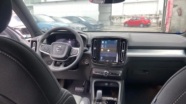 Volvo XC40 2.0 B3 G Plus Dark Auto