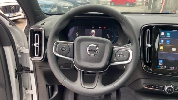Volvo XC40 2.0 B3 G Plus Dark Auto