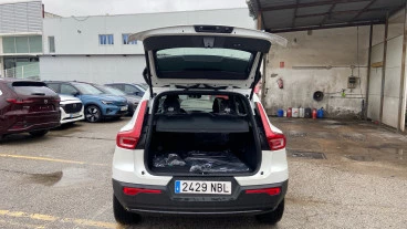 Volvo XC40 2.0 B3 G Plus Dark Auto