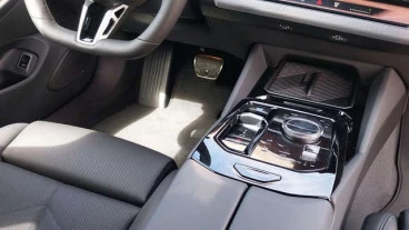 BMW i5 eDrive40