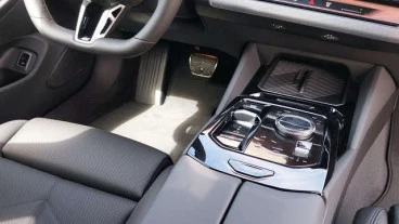 BMW i5 eDrive40