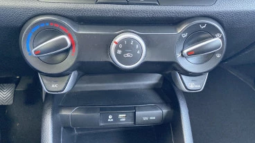 Kia Rio 1.2 CVVT 62kW (84CV) Concept