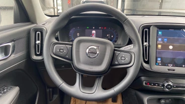 Volvo XC40 2.0 B3 G Essential Auto