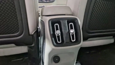 Volvo XC40 2.0 B4 G AWD Momentum Pro Auto