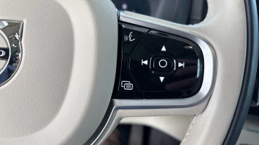 Volvo XC60 2.0 B5 G MHEV Ultra Dark Auto AWD