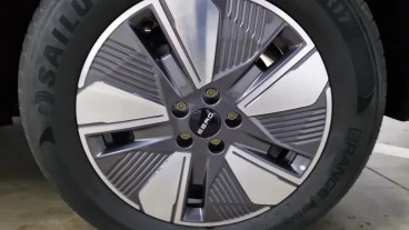 EBRO S400 1.5 DHE HEV Excellence CVT