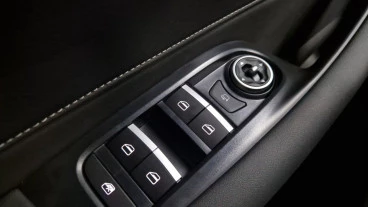 EBRO S400 1.5 DHE HEV Excellence CVT