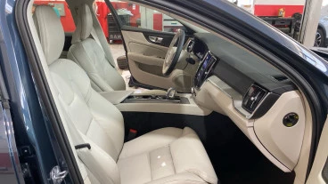 Volvo S60 B4(G) FWD Ultimate Dark Auto