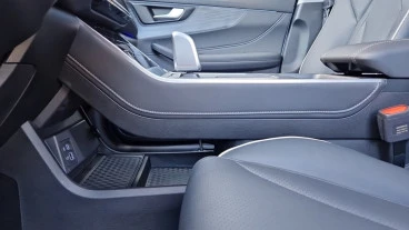 EBRO S400 1.5 DHE HEV Excellence CVT