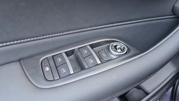 EBRO S400 1.5 DHE HEV Excellence CVT