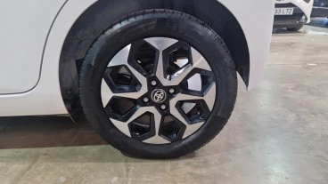 Toyota Aygo 1.0 70 x-play