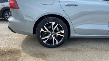 Volvo V60 2.0 B4 (D) Plus Dark Auto