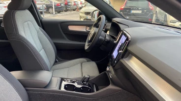 Volvo XC40 2.0 B3 G Plus Dark Auto