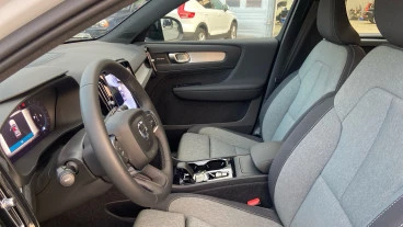 Volvo XC40 2.0 B3 G Plus Dark Auto