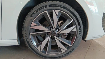 Peugeot 308 5P Allure Puretech 130 S&S MAN