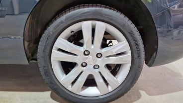 Peugeot 5008 Allure 1.6 THP 155 Automático