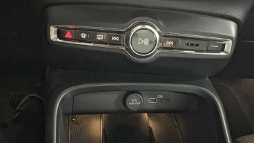 Volvo XC40 2.0 B3 G Core Auto
