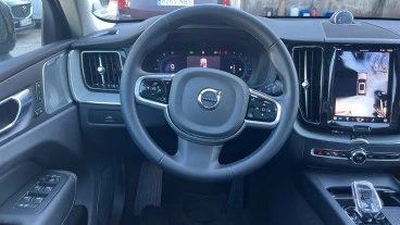 Volvo XC60 2.0 B5 G MHEV Ultra Dark Auto AWD