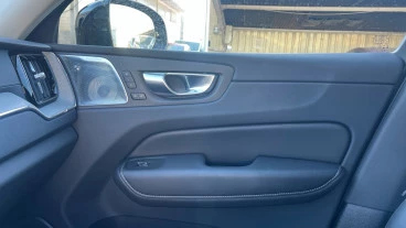 Volvo XC60 2.0 B5 G MHEV Ultra Dark Auto AWD