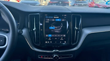 Volvo XC60 2.0 T6 AWD Recharge Core Auto