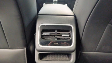 EBRO S700 1.6 TGDI Luxury 7 DCT