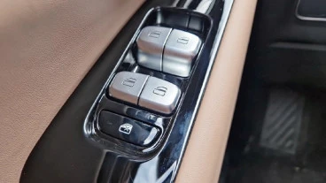 EBRO S900 PHEV 1.5 TGDI 3DHT 4X4 Luxury