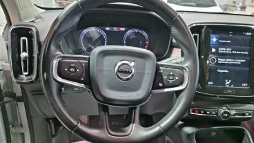 Volvo XC40 2.0 D4 AWD Business Plus Auto