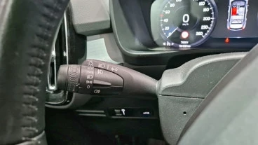 Volvo XC40 2.0 D4 AWD Business Plus Auto