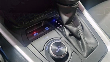 Toyota Rav4 2.5l 220H Advance