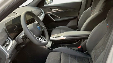 BMW iX2 xDrive30