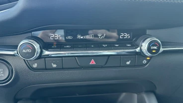 Mazda3 2.0L e-SKY X MHEV 137kW 6AT Centre-line