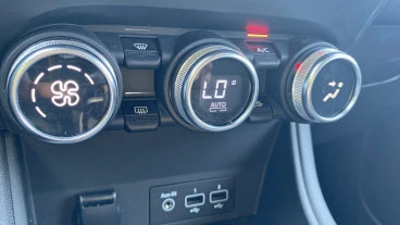 Renault Captur zen fast track E-Tech PHEV 117kW