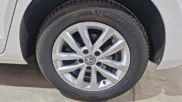 Volkswagen Touran Advance 1.6 TDI BMT DSG