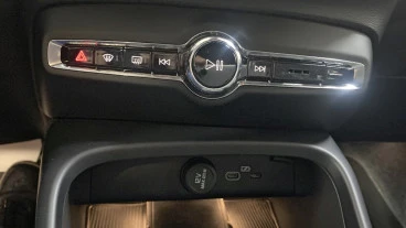 Volvo XC40 2.0 B3 G Core Auto
