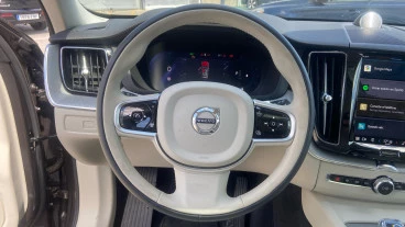 Volvo XC60 2.0 B5 G MHEV Ultra Dark Auto AWD