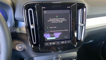 Volvo XC40 2.0 B3 G Plus Dark Auto