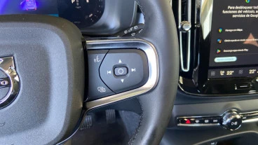 Volvo XC40 2.0 B3 G Plus Dark Auto