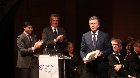 SYRSA entrega el Premio Especial Semana Santa a la Hermandad del Cachorro