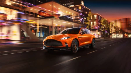 EL ASTON MARTIN DBX707 SE ACTUALIZA