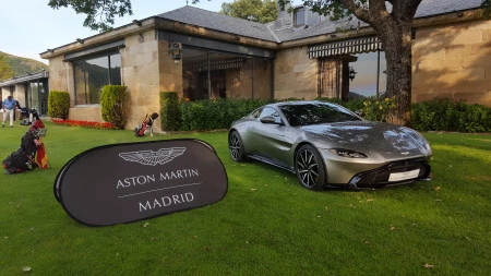 Aston Martin Vantage por 1.499€ sin interés