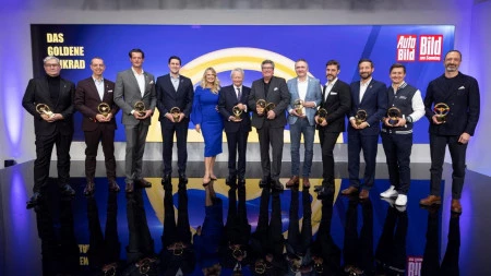 Aston Martin DB12: Volante de Oro al "Coche más bello del año"