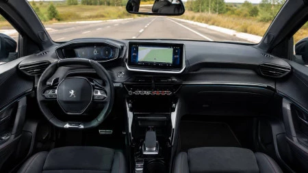 Qué es el cockpit de un coche y su importancia