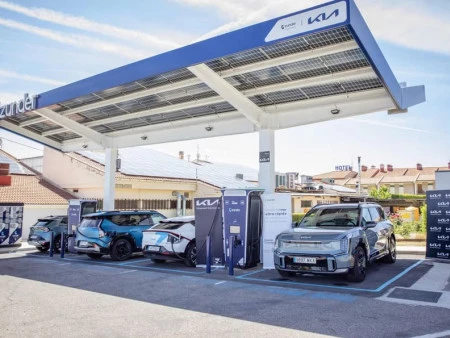 KIA Iberia ha firmado un acuerdo con Zunder, un referente en la carga ultra-rápida de vehículos eléctricos en España.