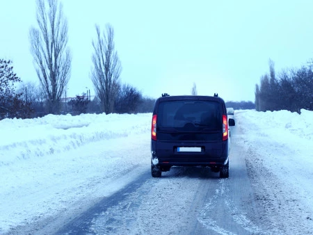 Consejos para conducir con hielo o nieve: Seguridad en la carretera