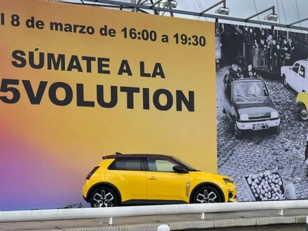 Renault Unsain recrea evento histórico para presentar el nuevo Renault 5