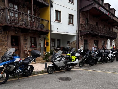 Pasión sobre dos ruedas con Bernesga Motorrad: una ruta inolvidable